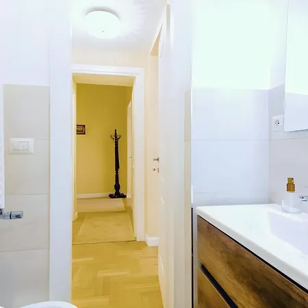 Elegantis Milos - Your Chic Retreat In * Rom