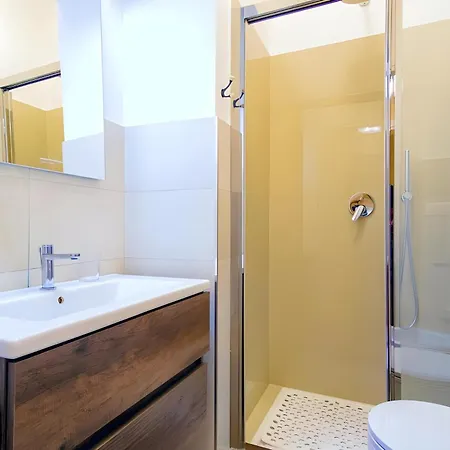Elegantis Milos - Your Chic Retreat In Apartment
