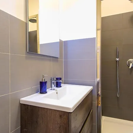 Elegantis Milos - Your Chic Retreat In Rome