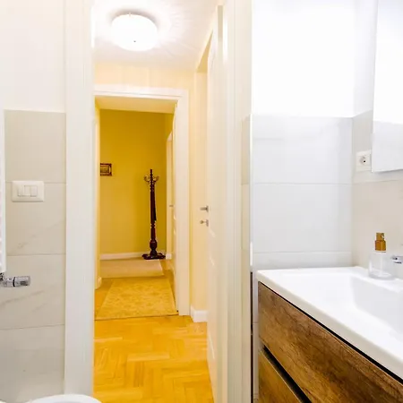Elegantis Milos - Your Chic Retreat In Apartment